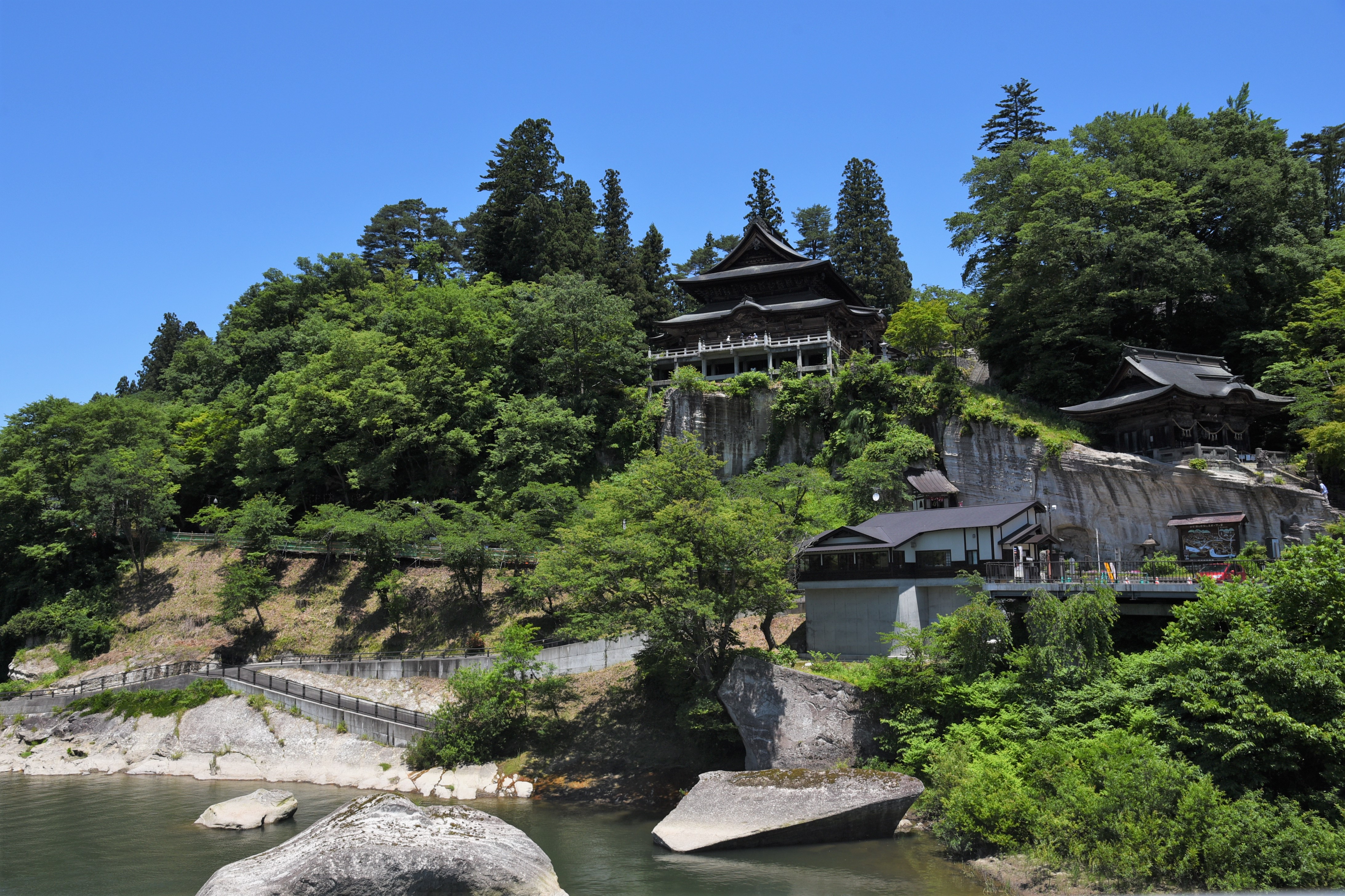 町のシンボル圓藏寺の画像