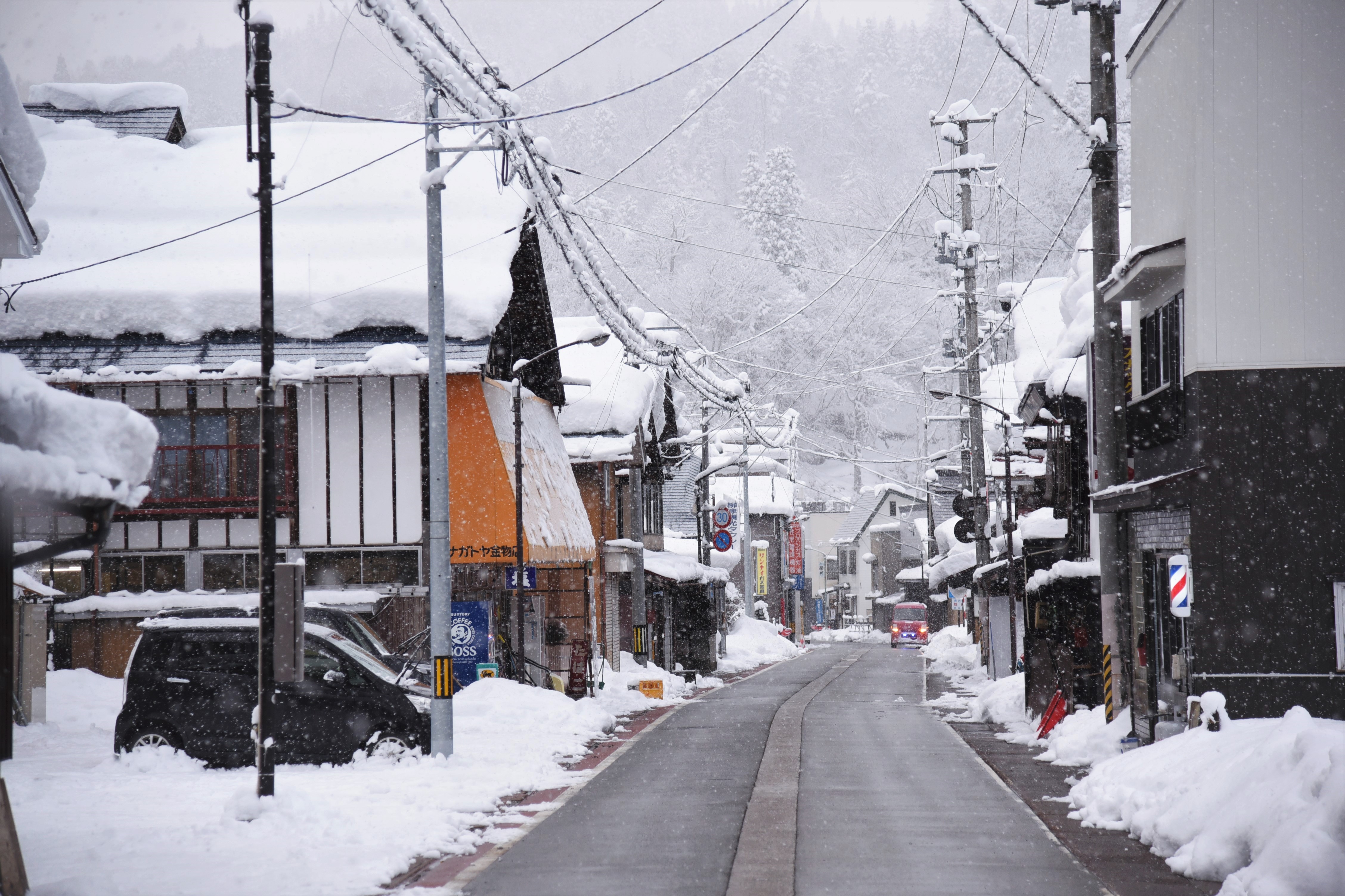 古民家の残る商店街の画像